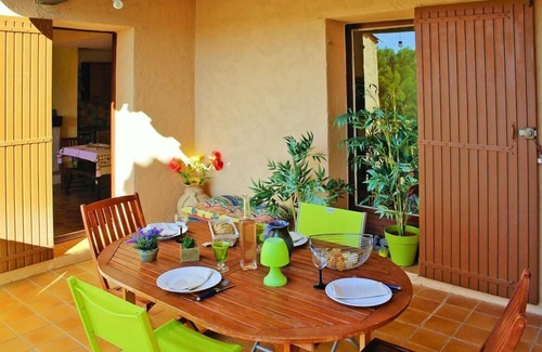 Sainte-Croix-du-Verdon Apartment | Cozy Holiday Apartment in Riez for Families of Up to 4