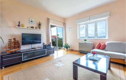 Jesenice Apartment | Guest Rated 10/10: Apartment in Suhi Potok with Kitchen