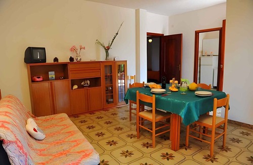 Palinuro Apartment | Guest Rated 10/10: Mediterranean Retreat with Ocean View