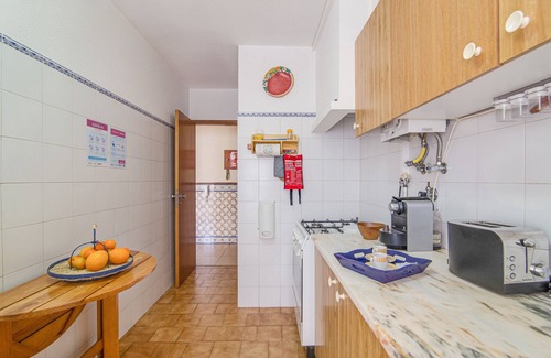Se Apartment | Delightful Holiday Apartment “Tiagos” with Balcony & Wi-Fi
