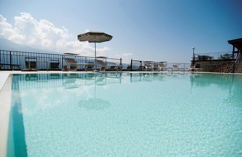 Oldesio Apartment | Beautiful Tignale Holiday Apartment for Families with Pool
