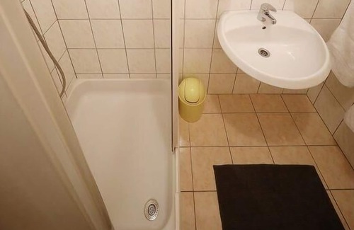 Knez House | Cozy Holiday Apartment Veli Iz for 1-3 Guests with Kitchen