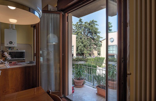 Vicenza Apartment | Prime Flat Near City Centre with Ocean View and Spa