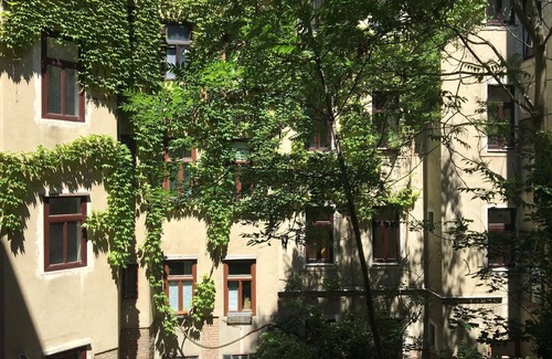 Himmelpfortgrund Apartment | Spacious Vienna Holiday Apartment for Families and Groups