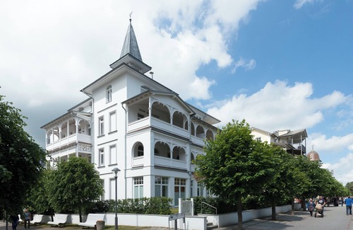 Binz Apartment | Villa Seeblick Binz 01: Sea View Apartment with Balcony