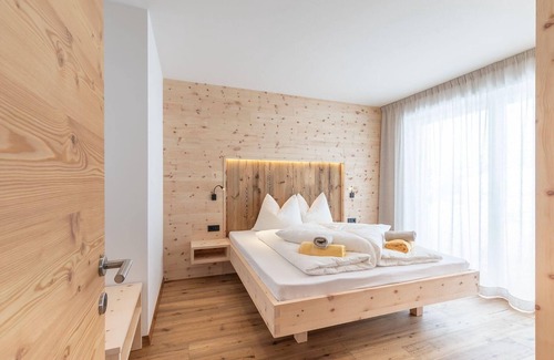 Villnoss Other | Cozy Holiday Apartment in Villnöß for Couples Retreat