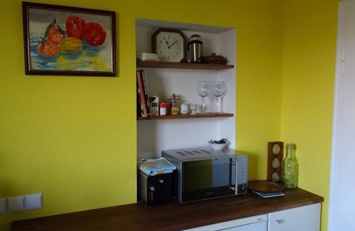 Vlotho Apartment | Cozy Vlotho Holiday Apartment for 1-4 Guests with Kitchen