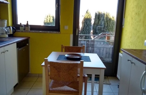 Vlotho Apartment | Cozy Vlotho Holiday Apartment for 1-4 Guests with Kitchen