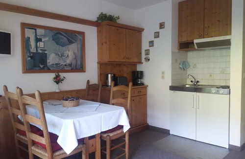 Auffach Apartment | Cozy Apartment with Balcony and Indoor Pool Amenities