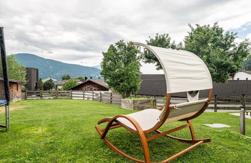 Feldthurns Apartment | Modern Holiday Apartment "Wegscheiderhof" with Mountain Views