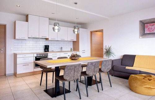 Berg/Monte Apartment | Experience Weingut Lahn: Mountain View & Spa Retreat