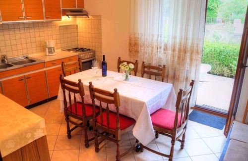 Crikvenica Apartment | Beautiful Holiday Apartment with Garden Terrace & Ocean View