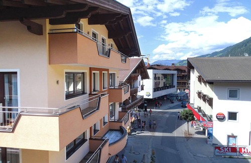 Mayrhofen Apartment | Cozy Holiday Apartment "Windschnur - Zirbe 2" by Ski Areas