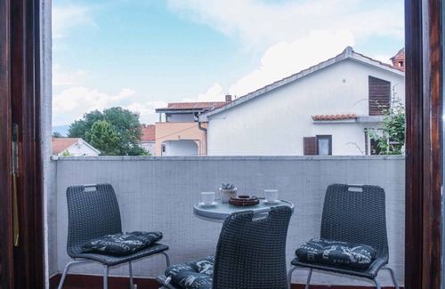 Vantacici Apartment | Relaxing Holiday Apartment with Pool and Ocean Views