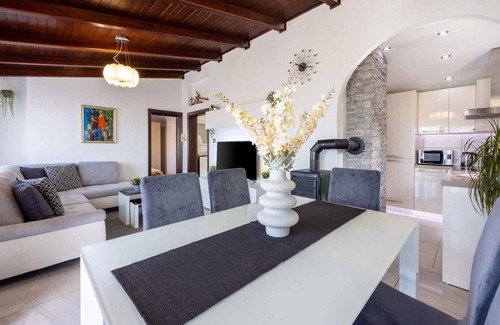 Selce Apartment | Seaside Apartment with Ocean View Steps from the Beach