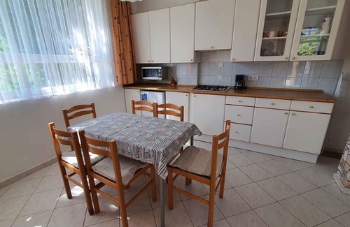 Siofok-Sosto Apartment | Comfortable Holiday Apartment with Air Conditioning Near Balaton