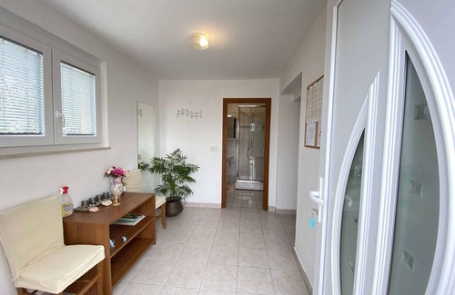 Silo Apartment | Inviting Holiday Apartment with Ocean View & Pet-Friendly