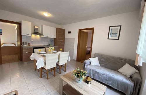 Silo Apartment | Inviting Holiday Apartment with Ocean View & Pet-Friendly