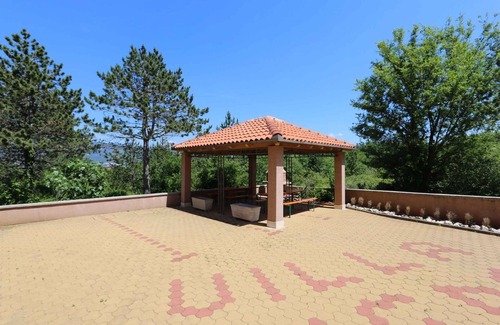 Silo Apartment | Cozy Holiday Apartment with Ocean View & Pet-Friendly Amenities