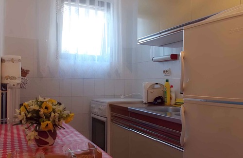 Bogovici Apartment | Oceanfront Holiday Apartment with Loggia - Guest Rated 10/10