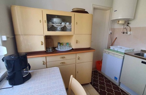 Zamardi Apartment | Pet-Friendly Holiday Apartment with Grill & Lake View