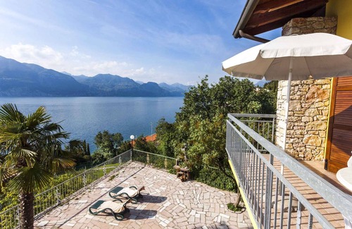 Assenza Apartment | Cozy Holiday Apartment Residence Taki with Private Pool