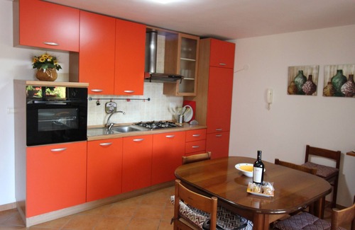 Ognina Apartment | Inviting Holiday Apartment with Terrace & Ocean View