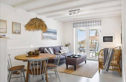 Hou Apartment | Cozy Ocean View Apartment Perfect for Families