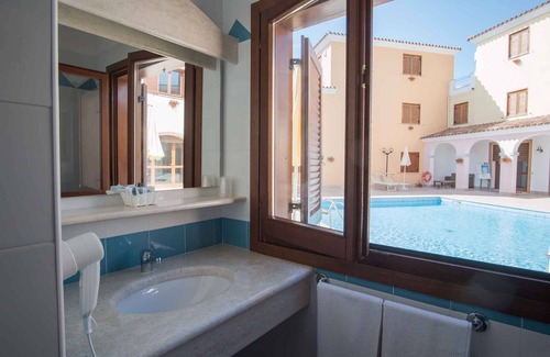 Sos Alinos Apartment | Relaxing Holiday Apartment with Pool and Ocean View