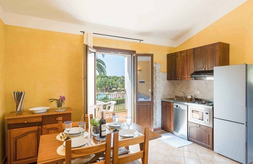 Campulongu Apartment | Holiday apartment with swimming pool near the sea
