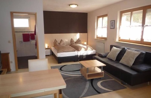 Durrbachau House | Cozy Holiday Apartment in Würzburg for Two Guests