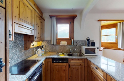Zuoz Apartment | Cozy Holiday Apartment in Zuoz for Families and Friends