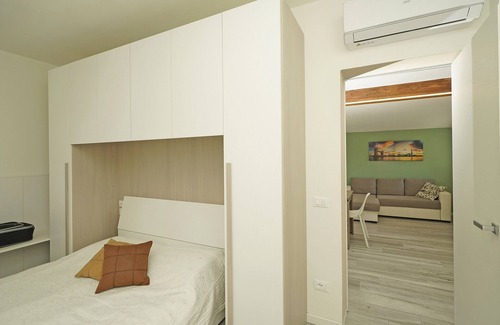 Raffa Apartment | Cozy Al 54 Apt - One Bedroom with Kitchen & Breakfast