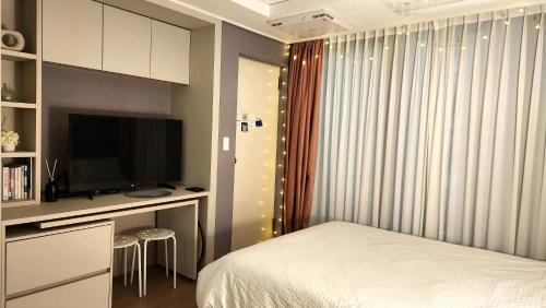 Suyeong-Gu Apartment | Relaxing Holiday Apt at Gwangan Beach with Ocean Views