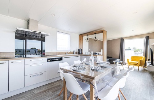 Bretignolles-sur-Mer Ski Chalet | Relaxing Retreat for 6 with Heated Pool & Family-Friendly Amenities