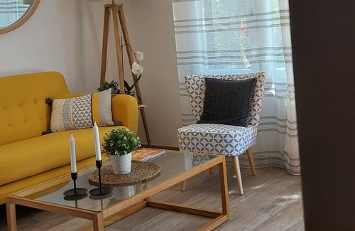 Rome House | Relax at Holiday Farmhouse: Free Wi-Fi & Kitchen Access