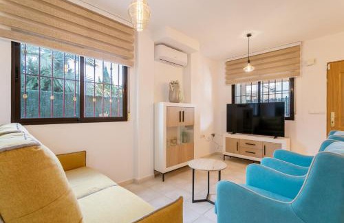 Gran Alacant House | Top-Rated Holiday Beach El Faro with Pool & Family-Friendly Fun