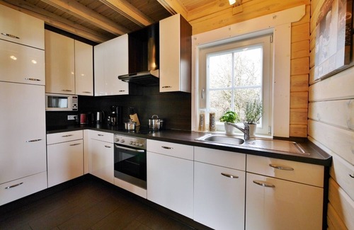 Ortsmitte House | Discover FerienBlockhaus****: Pet Friendly & Spa Access