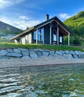 Jolster House | Holiday cabins with unmatched lake view in Jølster
