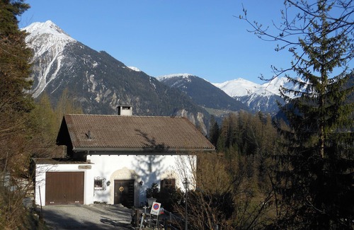 Albula-Alvra Ski Chalet | Invigorating Retreat Near Davos & Lenzerheide for 8 Guests