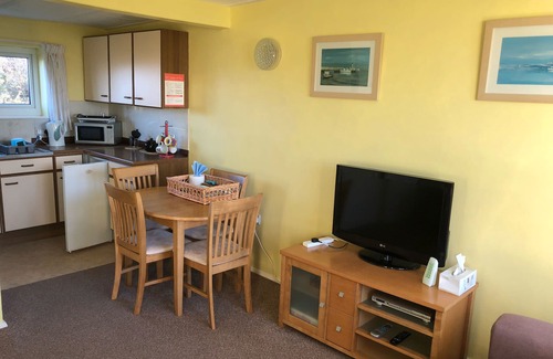 Widemouth Bay House | Cozy Holiday Chalet Steps from Widemouth Bay Beach