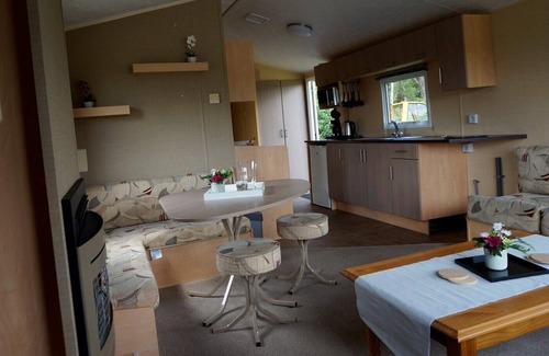 Paasloo House | Holiday chalet near the canals of Giethoorn (Dutch Venice) and National Park Weerribben - Wieden, beautiful nature and many animals such as the otter, kingfisher, roe deer, fox, buzzard, hawk and many others. Particularly loved by walkers, cyclists, bi...