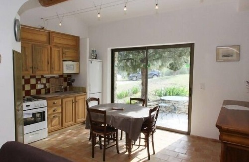 Fontaine-de-Vaucluse Cottage | Idyllic Cottage Stay with Pool & Top Guest Rating of 9.8