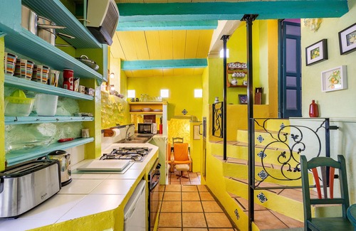 Orgiva Cottage | Relaxing Holiday Cottage 'El Nido' with Pool & Mountain Views