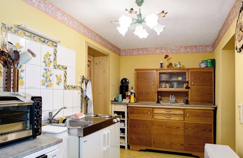 Buttlar House | Inviting Cottage Pension Rhöner Kräuterwerk with Terrace & Wi-Fi