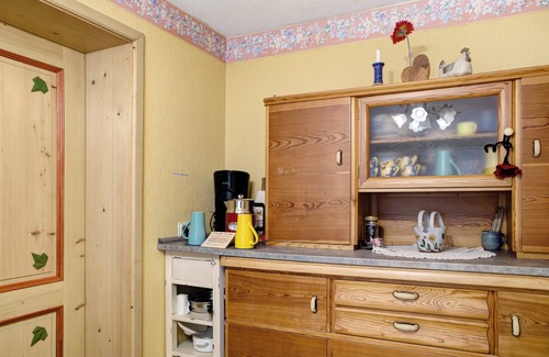 Buttlar House | Inviting Cottage Pension Rhöner Kräuterwerk with Terrace & Wi-Fi
