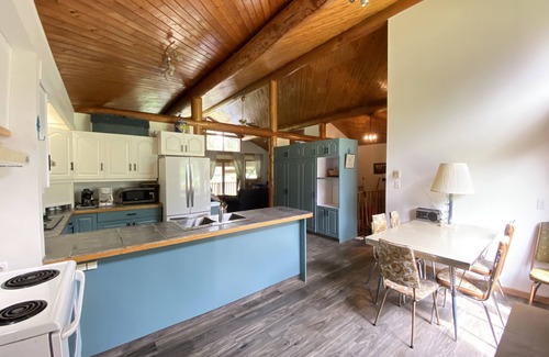 Central Kootenay House | Family Retreat Near Water with Decks & Fire Pit Area