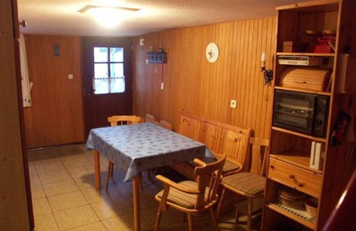 Hellenthal House | Family-Friendly Holiday Cremer with Kitchen Amenities