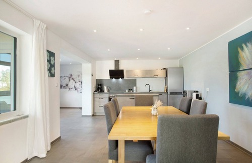 Bad Griesbach im Rottal Apartment | Holiday Apartment "Pur Wohnen - West" with Shared Garden, Balcony & Wi-Fi