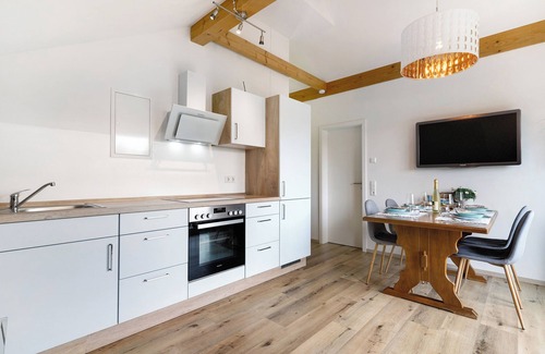 Leiselheim Apartment | Cozy Apartment 'Traube' with Garden, Terrace & Wi-Fi